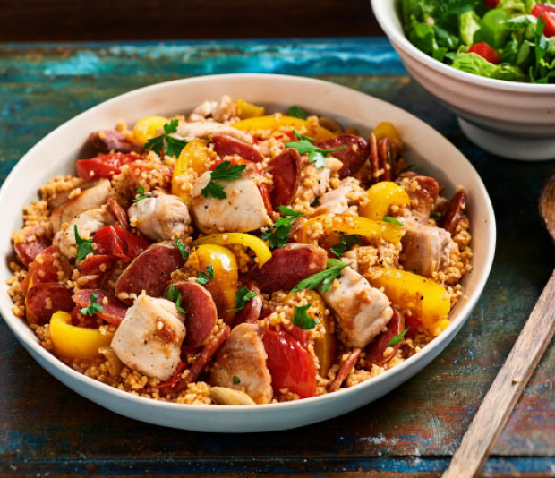 Turkse kip met bulgur en tomaat