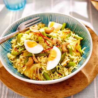 Kerrierijst met boontjes en cashewnoten