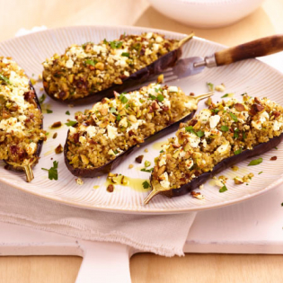 Aubergine gevuld met pilav