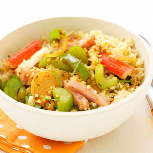 Bulgurjambalaya met ham, surimi en paprika