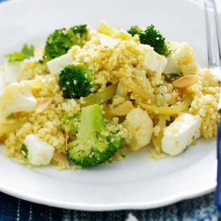 Curry van broccoli, bloemkool en couscous