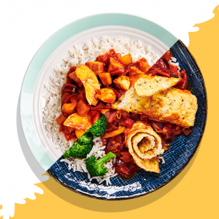 Omelet in zoetzure saus met atjar tjampoer
