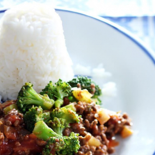 Rundergehakt met broccoli en rijst