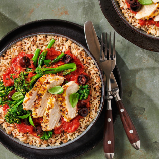 Zilvervliesrijst + Quinoa én Granen met Italiaanse citroenkip, tomaten-basilicumsaus en olijven