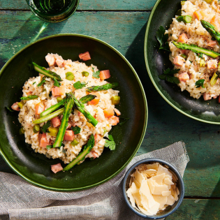 Risotto met zalm en groene asperges