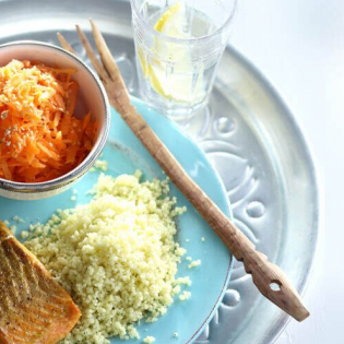 Zalm met wortelsalade en couscous