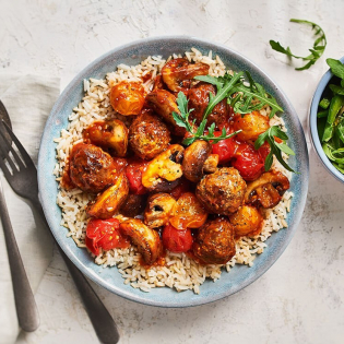 Gehaktballetjes met champignons in tomatensaus