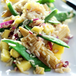 Pittige Thaise rijstsalade met groene asperges