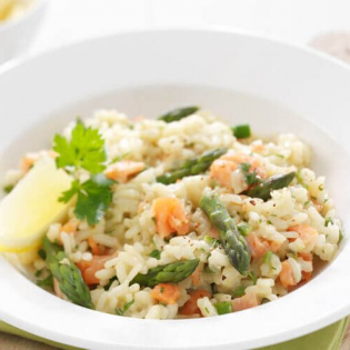 Risotto met zalm en groene asperges